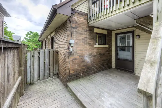 Large 2 Bedroom Apartment for Rent - Photo 12