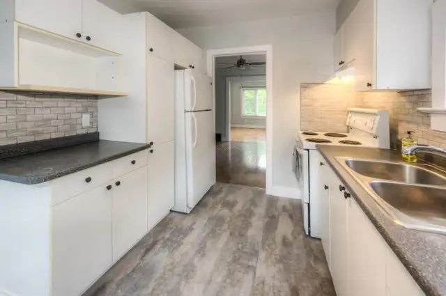 Large 2 Bedroom Apartment for Rent - Photo 16