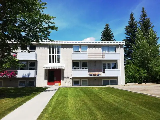 Beautiful Area with 2 Bedroom Suite in a Quiet Building