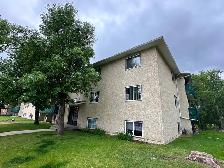 Modern and Spacious 2-Bedroom Apartment - SMALL PET FRIENDLY!