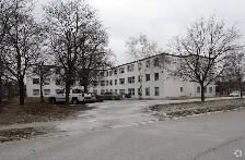 1 bedroom in a 3 bedroom apartment