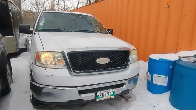 2007 Ford F-150 XLT 4.6L - Photo 2