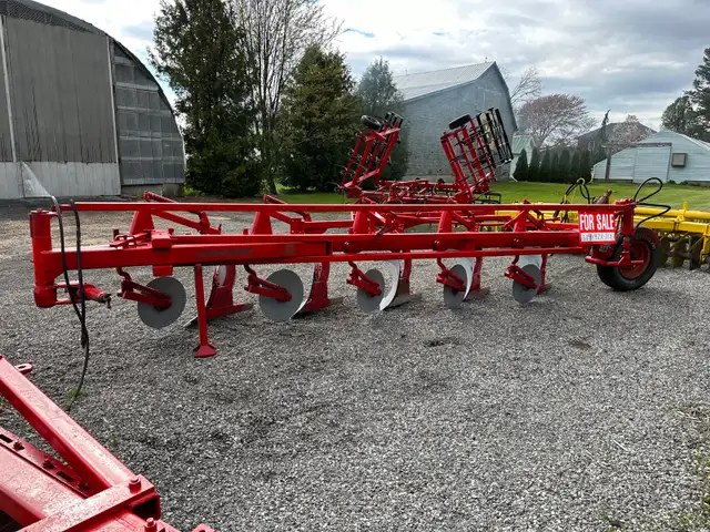 5 Furrow adjustible plow - Photo 3