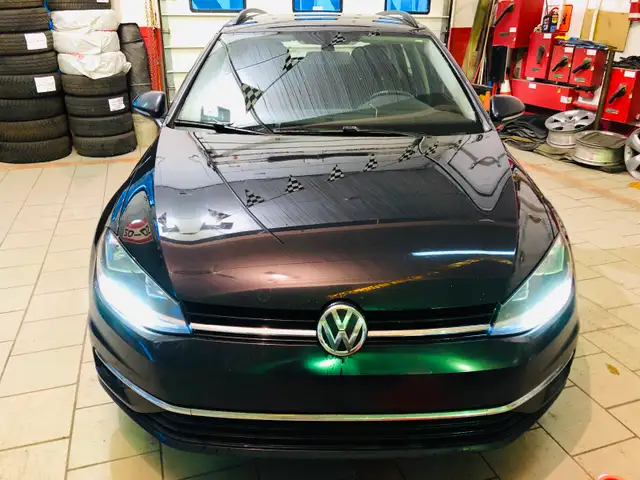 GARANTIE 1 AN/ 2018 VOLKS GOLF SPORTWAGON 1.8 TSI/UN VRAIS BIJOU - Photo 2