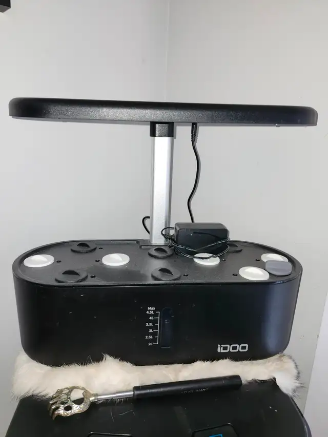 Hydroponics growing system