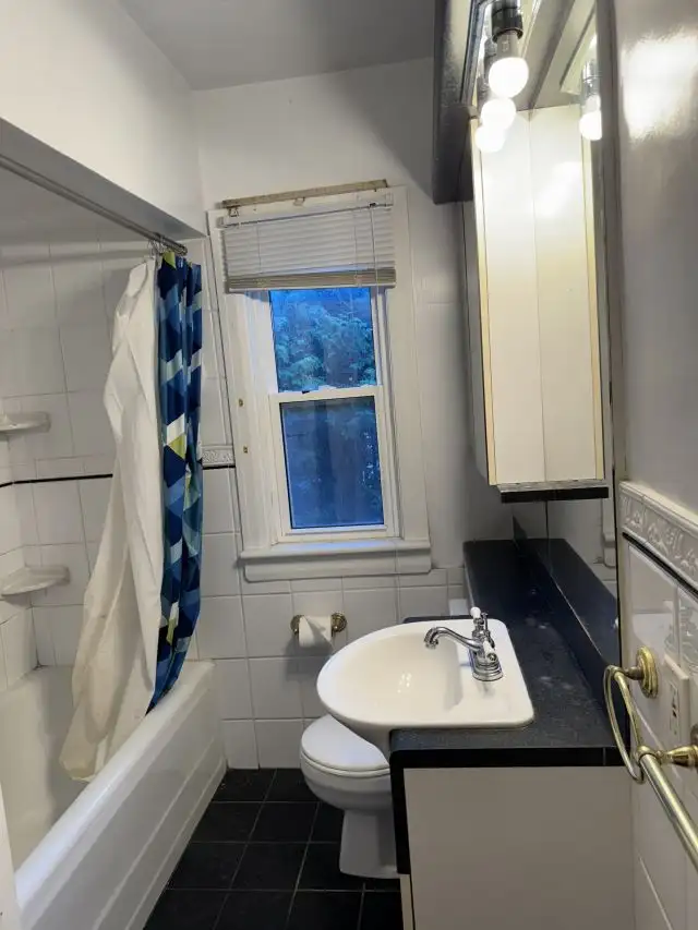 4-5 bedroom house at 281 Collingwood Kingston ON - Photo 4