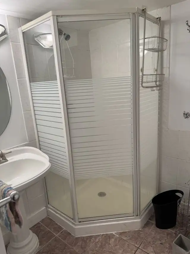 4-5 bedroom house at 281 Collingwood Kingston ON - Photo 14