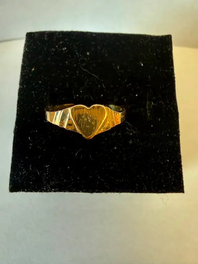 10K Gold Small Heart Ring~Size 3