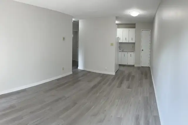 LOCATION.LOCATION. Nice 1 bedroom Apt. Available April 1st. - Photo 7