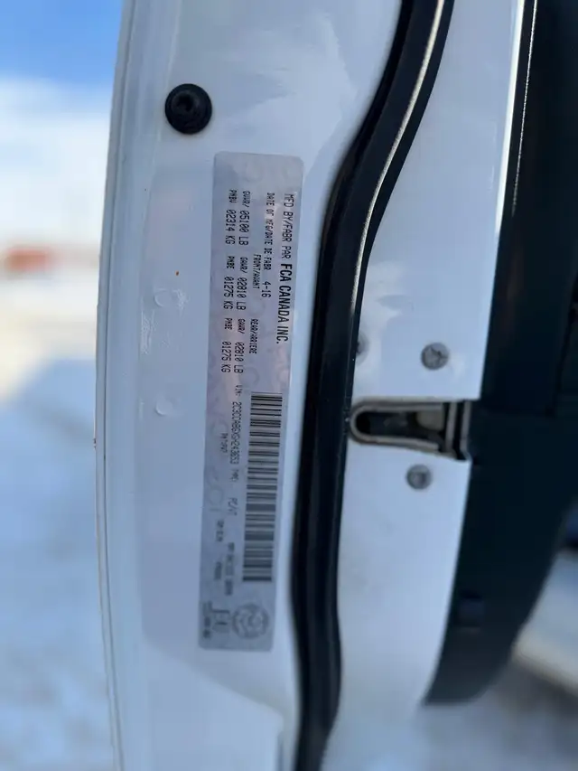 2016 Chrysler 300 - Photo 10