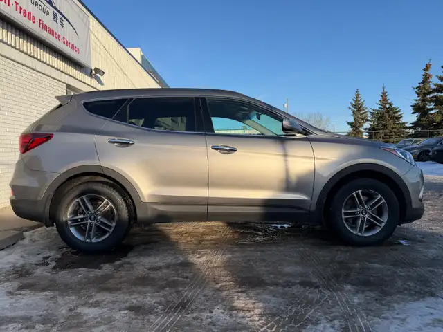 2017 Hyundai Santa Fe Sport| Clean Carfax | Low Mileage | - Photo 4