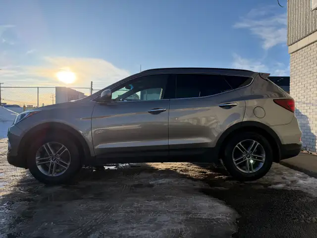 2017 Hyundai Santa Fe Sport| Clean Carfax | Low Mileage | - Photo 5