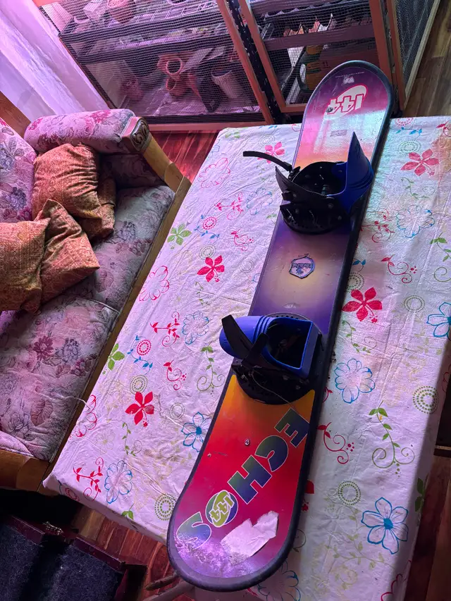 Snowboard Pelican Echos 144.