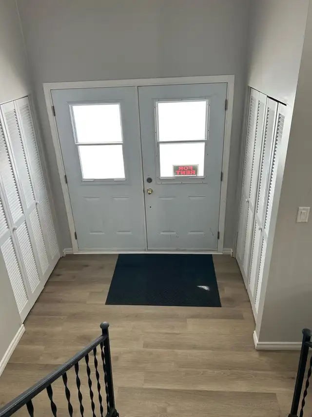 Orléans Apartment/Upper Bungalow For Rent