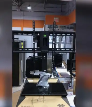 UNIVERSAL TV STAND FOR UPTO 70' SCREEN