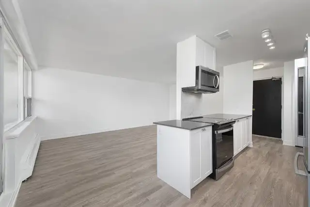 2 Bedroom Apartment for Rent - 351 The West Mall & 25 Eva Rd - Photo 11