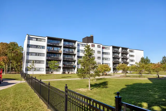 2 Bedroom Apartment for Rent - 351 The West Mall & 25 Eva Rd - Photo 16