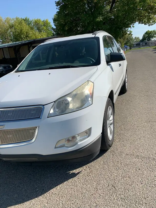2010 Chevrolet Traverse - Photo 3