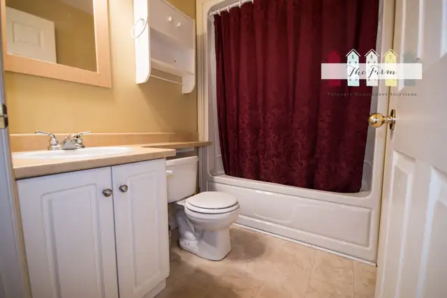 733A Empire Avenue - Spacious Two Bedroom , Two Car Parking - Photo 8