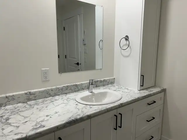 1Bed Den/1Bath Uptown Near Shopping/Restaurants, Available Aug1 - Photo 9