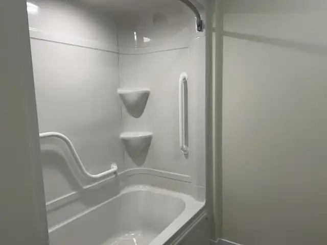 1Bed Den/1Bath Uptown Near Shopping/Restaurants, Available Aug1 - Photo 10