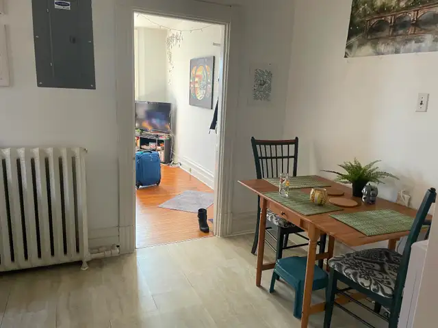 Large one Bedroom, William and Wellington - Photo 6