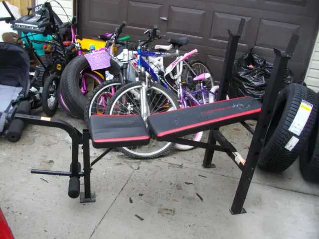 weight bench - Photo 2