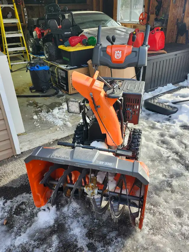 Husqvarna ST 330 30inch 2 stage snowblower