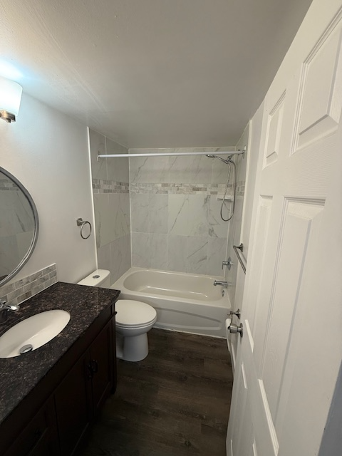 Renovated 2 BDRM in Old Strathcona! Excellent Location!! - Photo 3