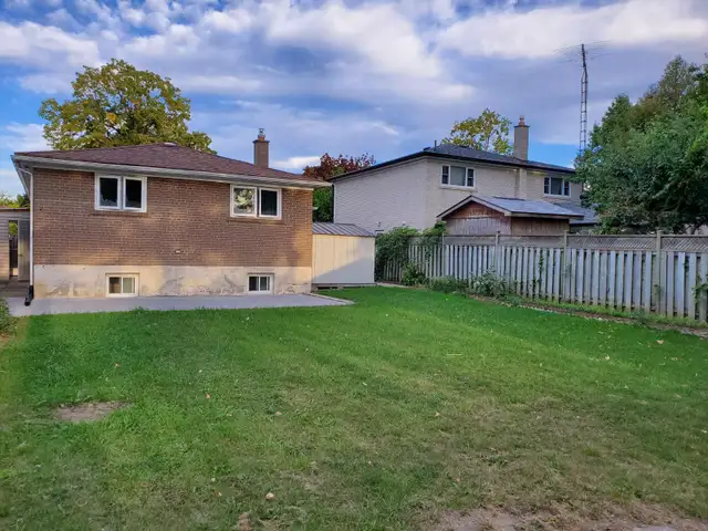Midland/sheppard-3bdrm 2br Main flr house - Photo 10