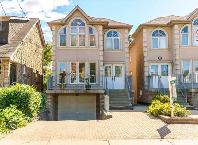 Spacious 3-Bedroom Detached House Near Subway/Parking/Backyard