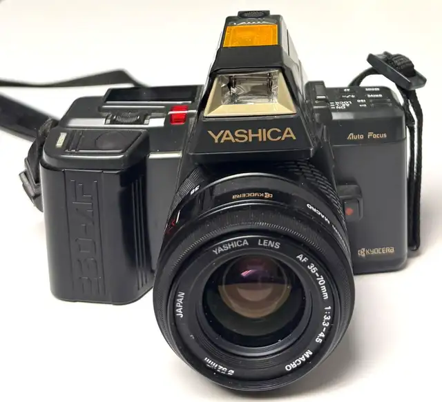 Yashica 230-AF 35mm Film Camera w/Yashica AF 35-70mm Lens