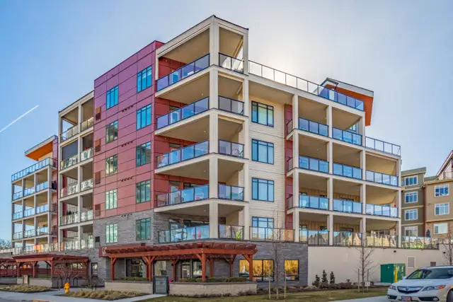 PENTHOUSE CONDO NEAR THE LAKE! 604 529 Truswell Road - Photo 4