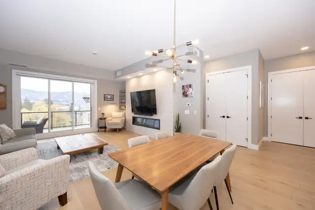 PENTHOUSE CONDO NEAR THE LAKE! 604 529 Truswell Road - Photo 8