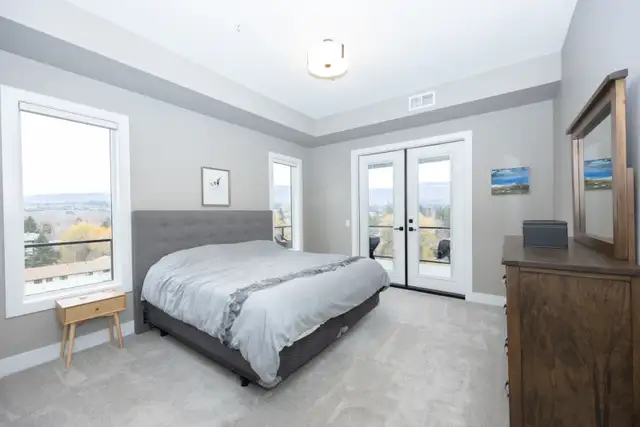 PENTHOUSE CONDO NEAR THE LAKE! 604 529 Truswell Road - Photo 10