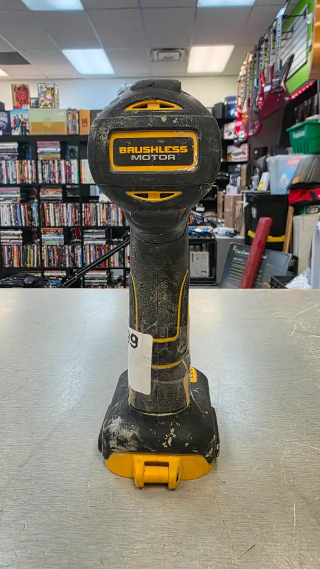 DEWALT 20V Brushless 1/4' Impact Driver - DCF886 - Photo 3