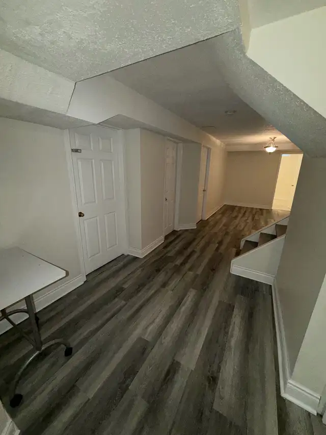 2 Bedroom Basement Apartment - Photo 3