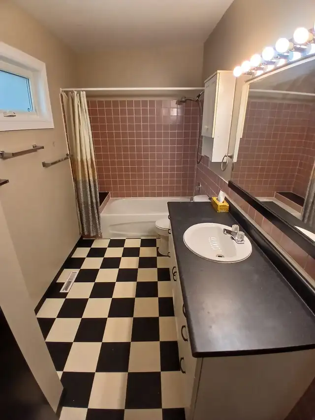 $199,900.  Approx $1100 Monthly payments. OAC.  Price DROP ! - Photo 4