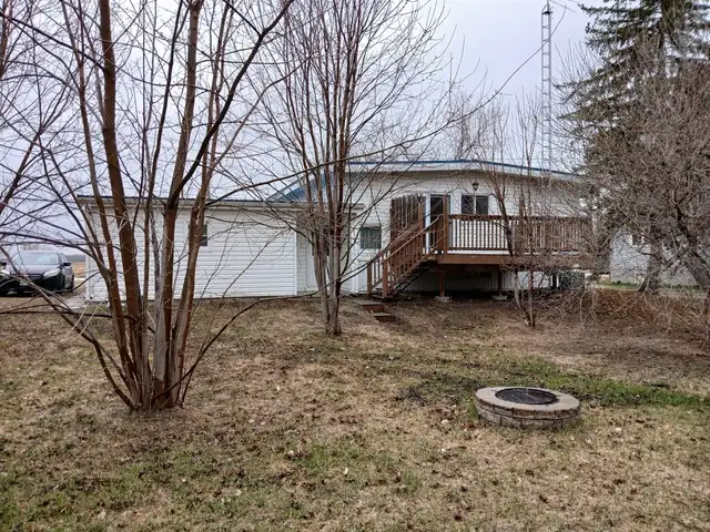 $199,900.  Approx $1100 Monthly payments. OAC.  Price DROP ! - Photo 9