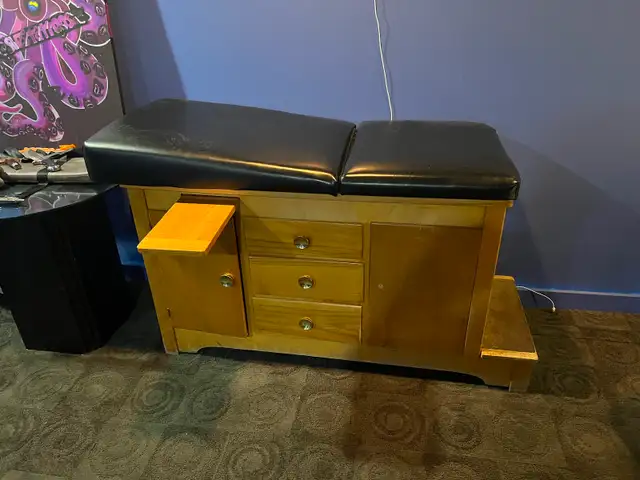 Antique medical exam table, unique piece of funtiture. - Photo 6