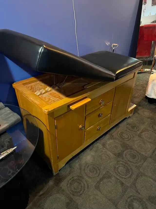 Antique medical exam table, unique piece of funtiture. - Photo 8