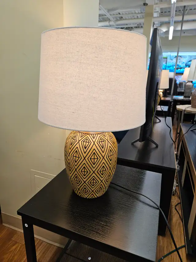 Ashley Furniture - Jairgan Table Lamps