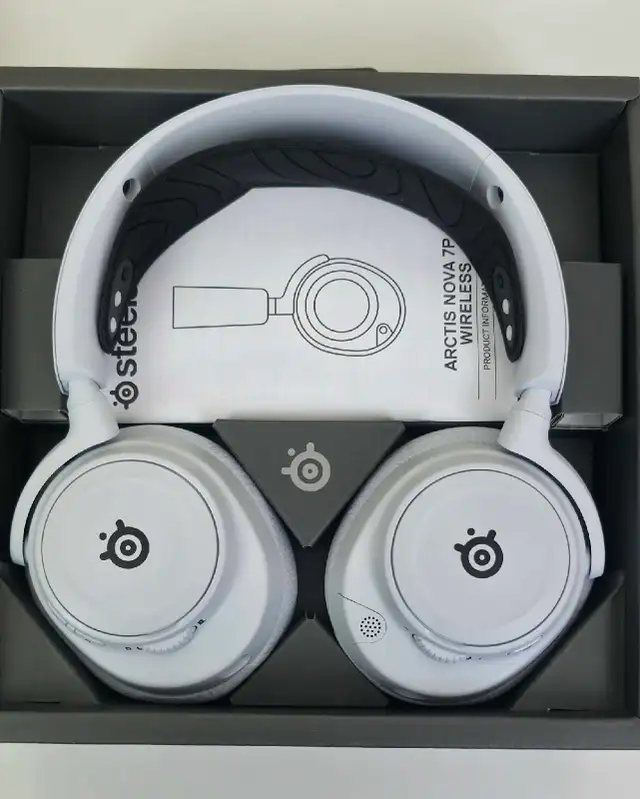 SteelSeries Arctis Nova 7P Headset