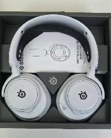 SteelSeries Arctis Nova 7P Headset