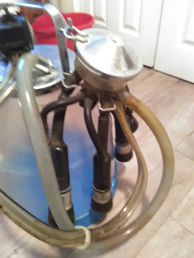 deluxe portable vacuum pump, milker - Photo 4