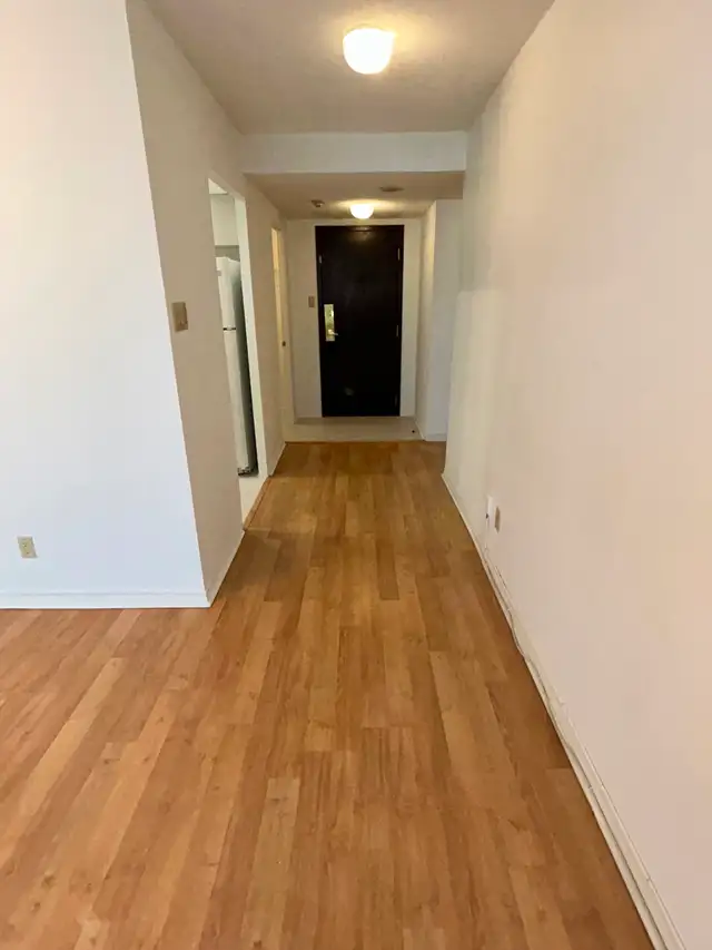 1 Bedroom (  Den) Condo for Rent in Milton - Photo 2