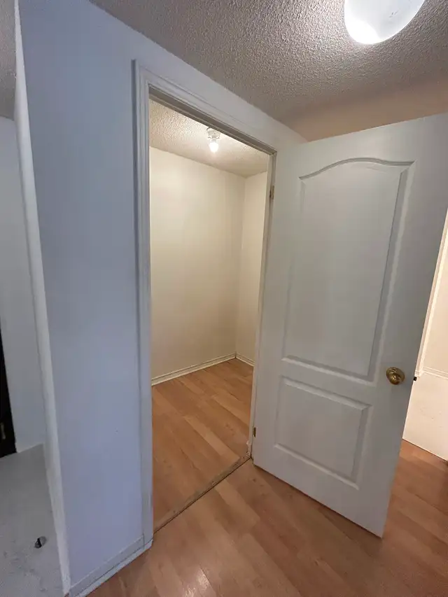 1 Bedroom (  Den) Condo for Rent in Milton - Photo 13
