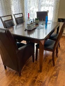 Mobilier de salle à manger en bonne condition