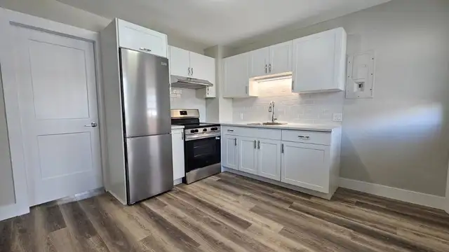 Newly Renovated 1 Bedroom Suite in a 55  Community - Photo 2