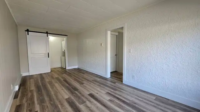 Newly Renovated 1 Bedroom Suite in a 55  Community - Photo 5
